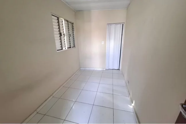 Imagem Casa para locação com 2 dormitórios, 2 banheiros e quintal por R$1.300,00 - Vila Guedes - SP