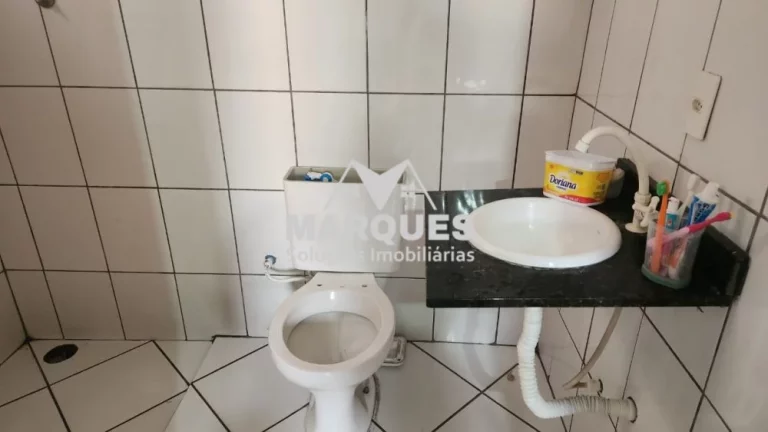 Imagem Imovel c/ 250m2 possui 2 casas