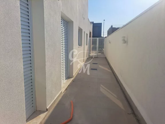 Imagem Sobrado com 3 Suítes em Medeiros