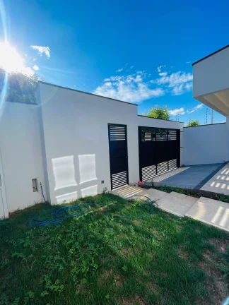 Imagem Casa com 3 quartos, sendo 01 suíte, 154 m², à venda por R$ 700.000
