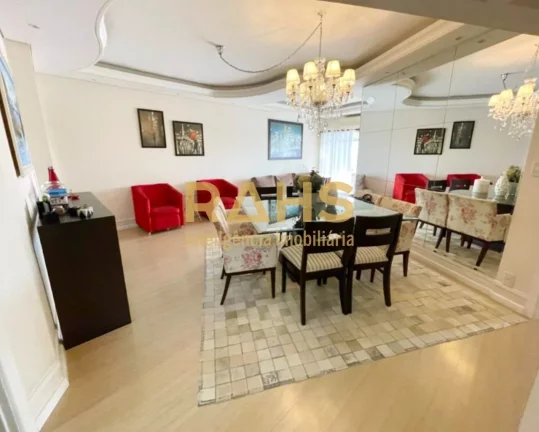 COBERTURA DUPLEX NO CENTRO, AO LADO DA PISTA DO BATALHÃO Linda cobertura duplex no centro, com óti...