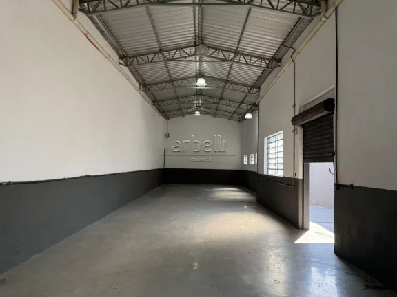 Imagem Galpão com área total de 310 M² e 170 M² de área construída, escritório, 4 banheiros e depós...