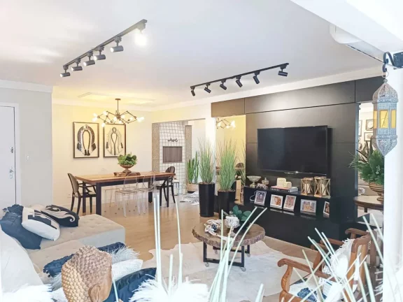 Imagem Apartamento com 3 dormitórios e 2 vagas no centro de Balneário Camboriú