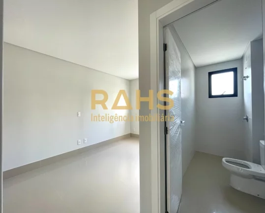 Imagem Excelente apartamento no Centro de Joinville, em frente ao 62º Batalhão. Valor baixou! De R$1.110m...