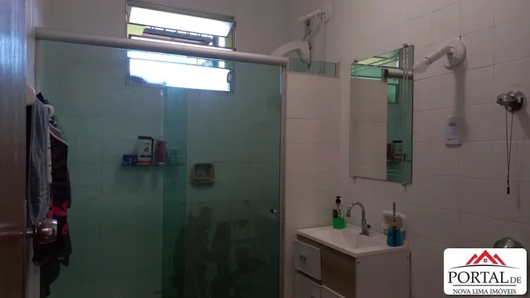 Imagem Terreno a venda com 3.610 m², boa topografia para construção de prédio e com uma pequena área verde