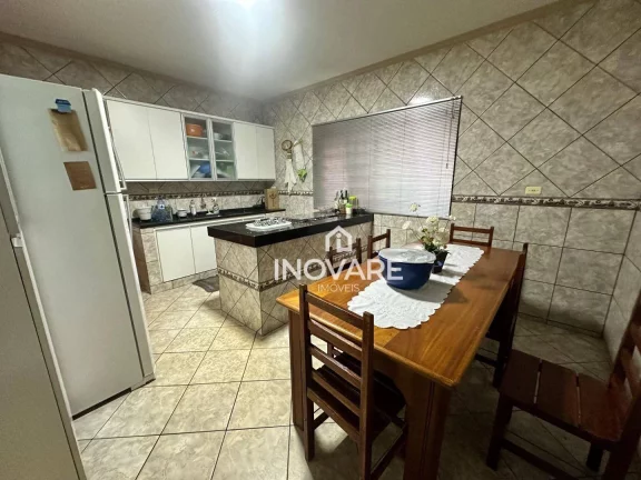 Imagem Casa com 3 dormitórios à venda, 180 m² por R$ 600.000,00 - Jardim Leonora - Itumbiara/GO