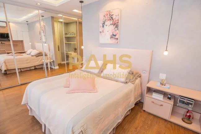 Imagem Cobertura Duplex com incríveis 500 m² privativos e 4 vagas de garagem. A cobertura conta com ampla...