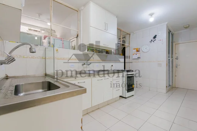Imagem Apartamento na Avenida Angélica com 3 dormitórios (1 suíte) e 1 vaga, 196m²