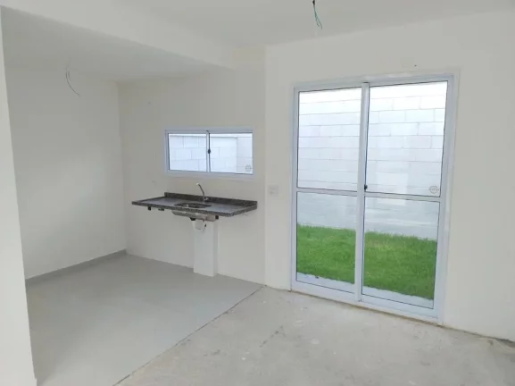 Imagem Sobrado com 2 dormitórios à venda, 61 m² por R$ 340.000,00 - Vila Urupês - Suzano/SP