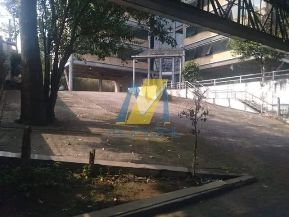 Imagem Prédio corporativo com heliponto pronto para grandes empresas