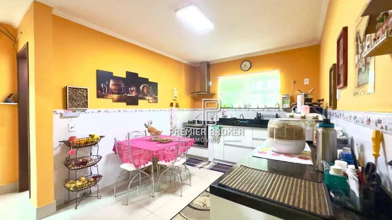 Imagem Casa à venda, 178 m² por R$ 760.000,00 - Vargem Grande - Teresópolis/RJ