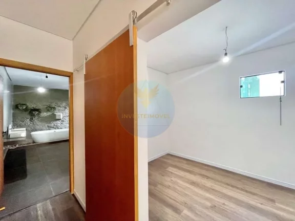 Imagem Casa em Condomínio a Venda no bairro Granja Viana - Carapicuíba, SP