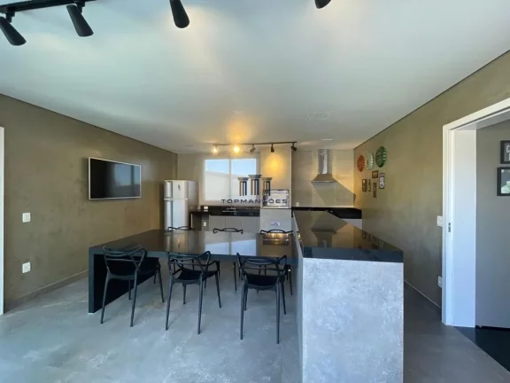 Imagem Excelente casa alto padrão mobiliada com piscina e spa, 3 suítes em Alphaville V