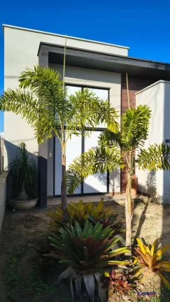 Imagem VENDO CASA DE 2 DORMITORIOS SENDO UMA SUITE CONDOMINIO FENDI - SIM
