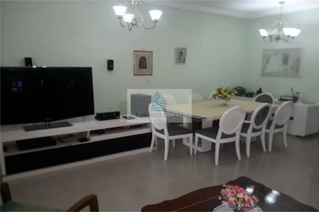 Imagem Casa de luxo em condomínio na Taquara, Rio de Janeiro-RJ: 5 quartos, 1 suíte, 1 sala, 3 banheiros, 6 vagas de garagem, 300m².