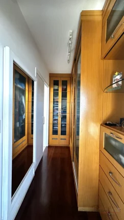 Imagem Esta linda casa em Cacupé tem tudo o que você e sua família procuram. Uma casa ampla, bem constru...