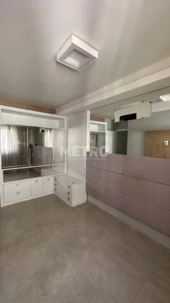 Imagem Venda, Casa, Bairro São José, 3 4, sendo um suíte, piscina, garagem 2 3 carros.
