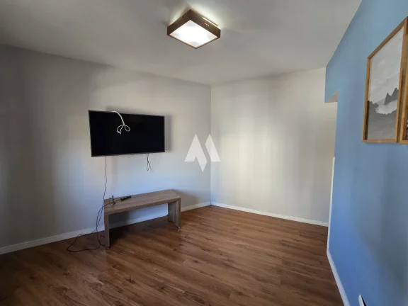 Imagem Apartamento para locação com 3 dormitórios, 1 suíte, a uma quadra da praia, 1 vaga demarcada