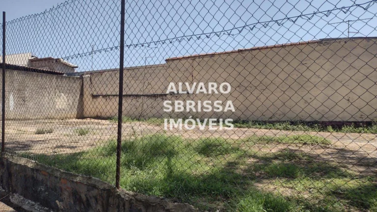 Imagem Terreno comercial perfeito de esquina 397m2 com excelente localização para seu comércio