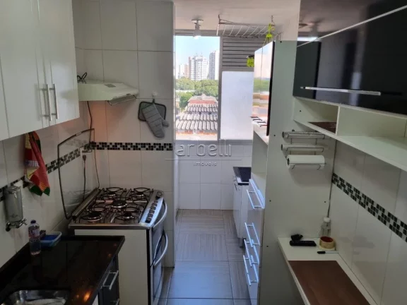 Imagem Apartamento com 63 metros quadrados, com 2 dormitórios, 1 banheiro com box em vidro e gabinete de l...