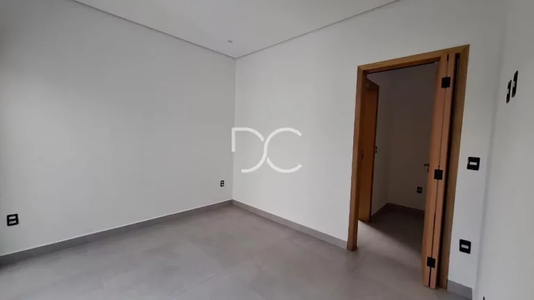 Imagem Condomínio Terras de São Francisco - Venda |115,00 AC m² |165,00 AT m² |3 Dorm |2 Suíte |3 Ban | 4Vagas