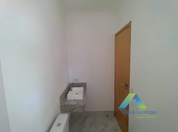 Imagem Lindo e novo sobrado com 125 m² em 3 dormitórios, 1 suíte e 2 vagas.
