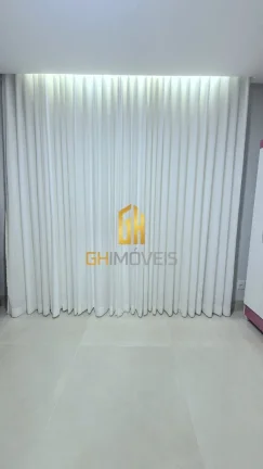 Imagem O sobrado possui:

- Casa toda em ESQUADRIAS
- Sala ampla com 2 ambientes integrada à área de laze...