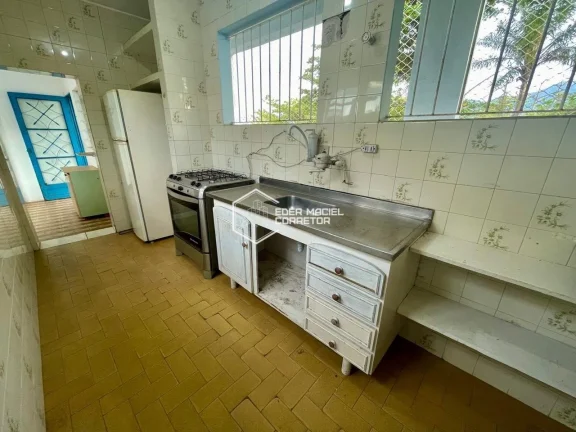 Imagem Casa Imperdível! Quase pé na areia e com uma vista deslumbrante do mar, esta é a oportunidade que...