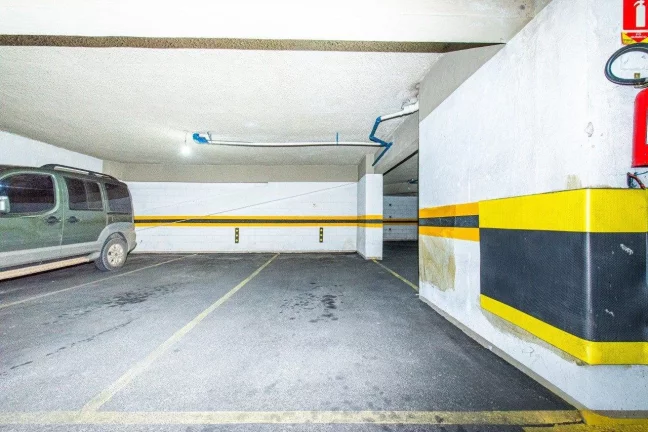 Imagem Sala Comercial com 1 Vaga no Batel