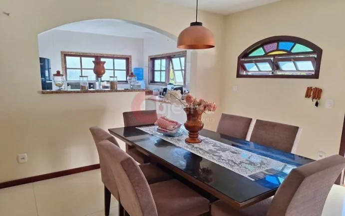 Imagem Belíssima casa de 7 quartos a venda no Bosque do Peró em Cabo Frio.