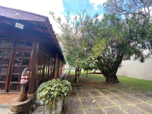 Imagem Chácara à Venda em Atibaia: 3582,16m² de Terreno e 390,76m² de AC