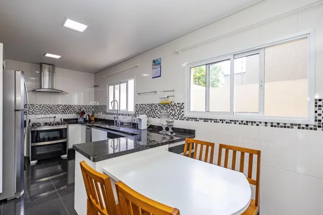 Imagem Casa 4 quartos em condomínio no São Bráz Curitiba