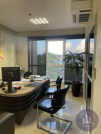 Imagem Sala mobiliada com 85m² para aluguel por R$ 11.9000,00 - Alphaville/SP