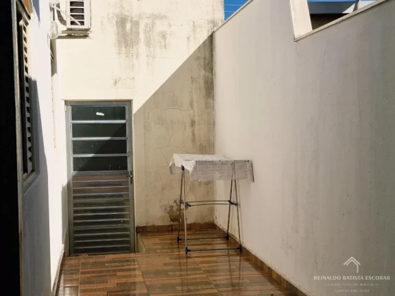 Imagem Casa térrea à venda com 3 quartos, energia fotovoltaica no Bairro Maria Ap. Pedrossian