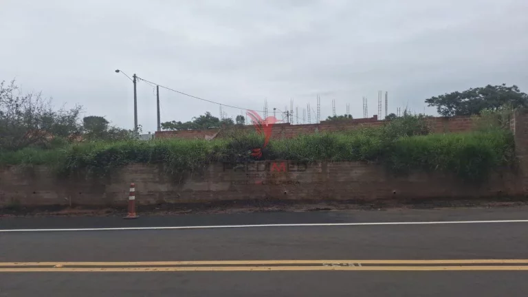 Imagem Vendo excelente Terreno Comercial em Águas de São Pedro - SP