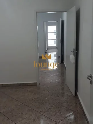 Imagem Casa de Rua à venda em Vila Hortência Z. Leste - Sorocaba/SP