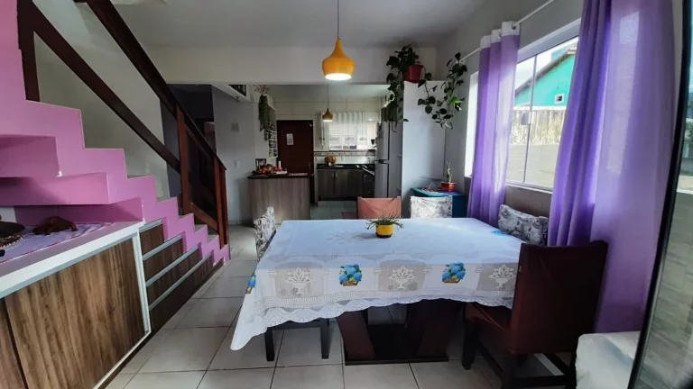 Imagem Casa à venda em Garopaba-SC, bairro Areias de Palhocinha: 3 quartos, 2 salas, 2 banheiros, 1 vaga, 160m². Venha conhecer!
