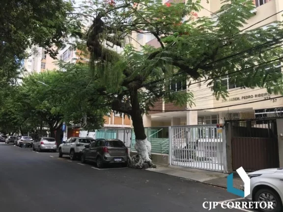 2 quartos, excelente localização.