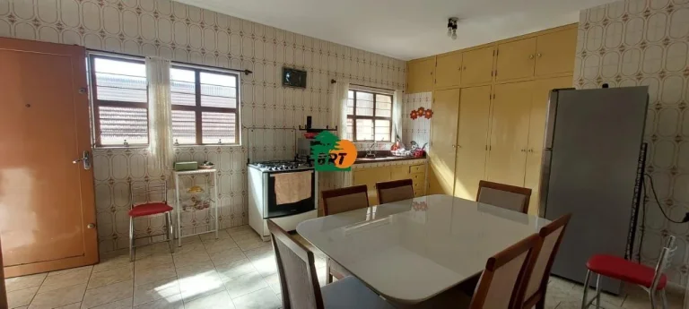 Imagem Casa para Venda em São Roque, Centro, 3 dormitórios, 1 suíte, 3 banheiros, 4 vagas