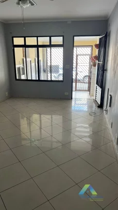 Imagem Sobrado Padrão com 100m² com 3 dorms, 1 vaga coberta, quintal em localização privilegiada no Sacomã/Zsul