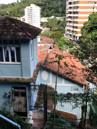 Imagem Casarão histórico estilo castelo, luxo e Requinte