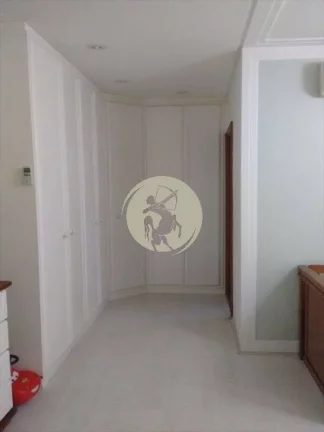 Imagem OPORTUNIDADE UNICA! APARTAMENTO PORTEIRA FECHADA, MOBILIADO COM REQUINTE E BOM GOSTO, NA RUA MAIS CH...