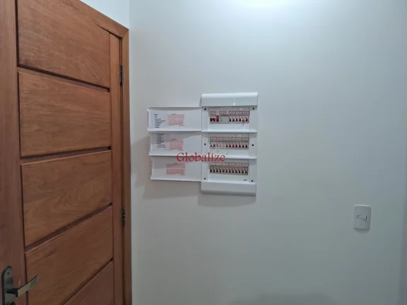 Imagem Sobrado a venda no bairro da Aparecida em Santos com 2 suítes, uma vaga na garagem e quintal em L a venda por R$ 790.000,00