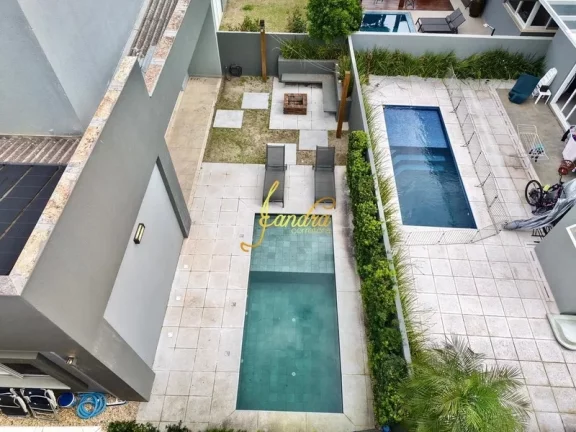 Imagem Excelente Casa no Condomínio Capão Ilhas! Estilo Contemporânea, mobiliada e decorada, composta por 03 suítes
