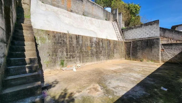 Imagem Casa para Venda em Teresópolis / RJ no bairro Fazendinha