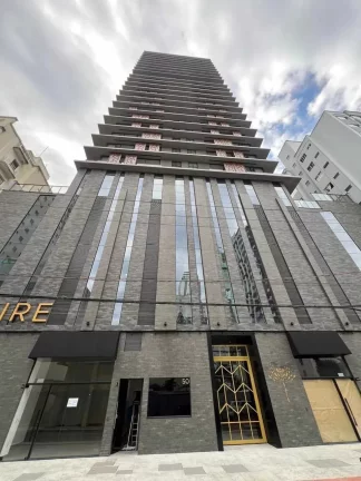Imagem Apartamento com 4 suítes, closet e 3 vagas de garagem em Balneário Camboriú
