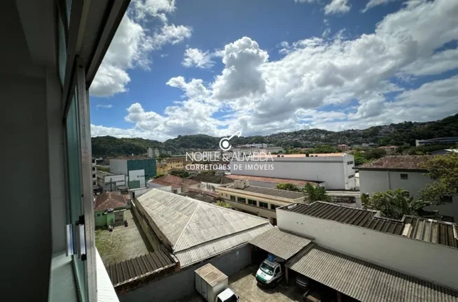 Imagem Próximo Av.Ana Costa, bem servido comercialmente, escolas, bancos, hospitais, entre outros.