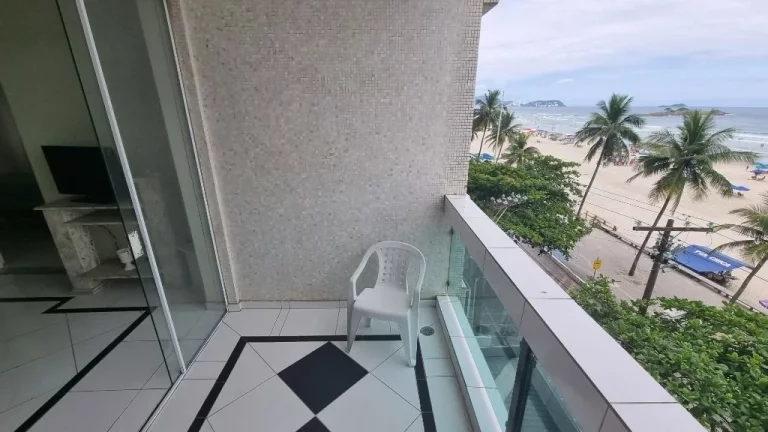 Imagem ÓTIMO APTO FRENTE TOTAL AO MAR NA PRAIA DE PITANGUEIRAS, 3 SUÍTES, 1 VAGA DE GARAGEM.