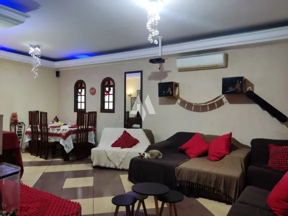 Imagem Casa Térrea com 3 quartos, 4 vagas e edícula - São Vicente / SP