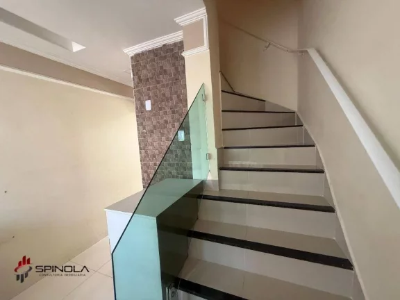Imagem Sobrado com 2 dormitórios à venda, 56 m² por R$ 375.000,00 - Maracanã - Praia Grande/SP